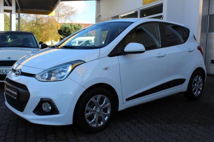 Weiß Gebraucht 2016 Hyundai i10 Classic Kleinwagen | 7.750 € (Etwas zu teuer) - Bild 1/4