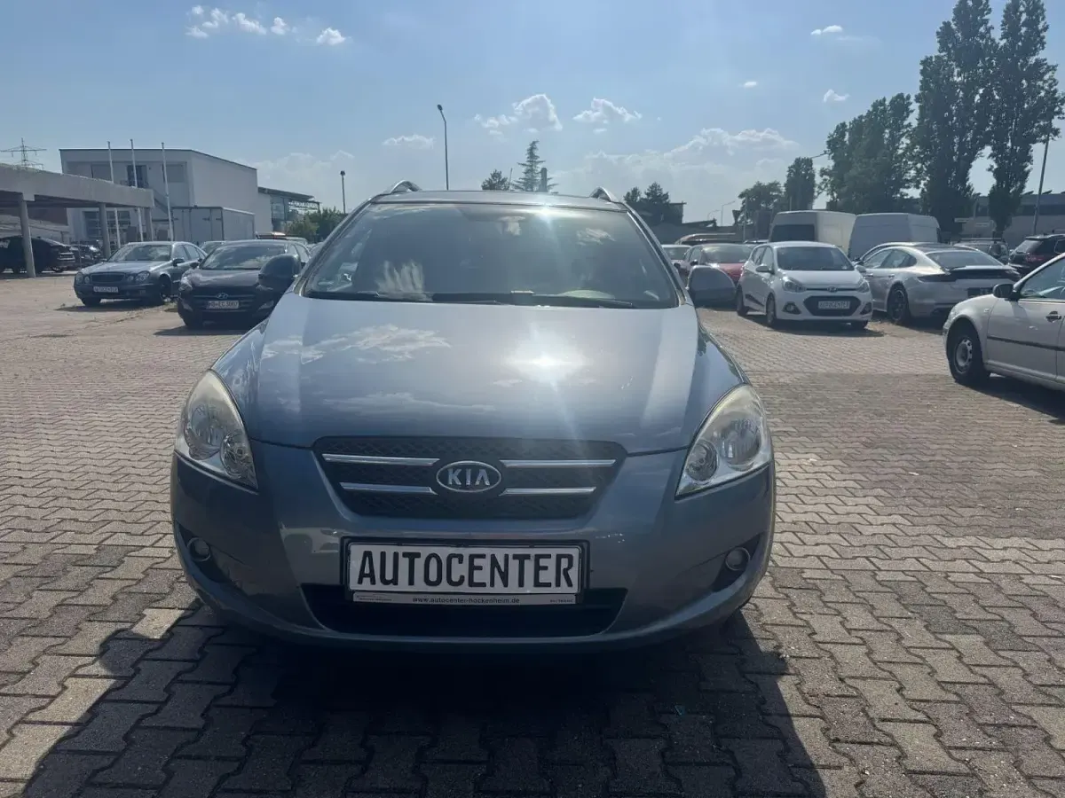 Gebraucht Kia Ceed 143 PS (105 kW) 2009 Blau Kleinwagen