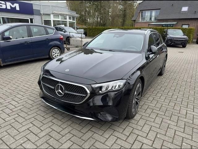 Gebraucht Mercedes E220 Advanced 197 PS (144 kW) 2024 Schwarz Limousine