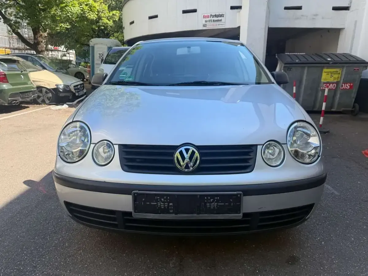 Gebraucht VW Polo Comfortline 54 PS (39 kW) 2004 Silber Kleinwagen
