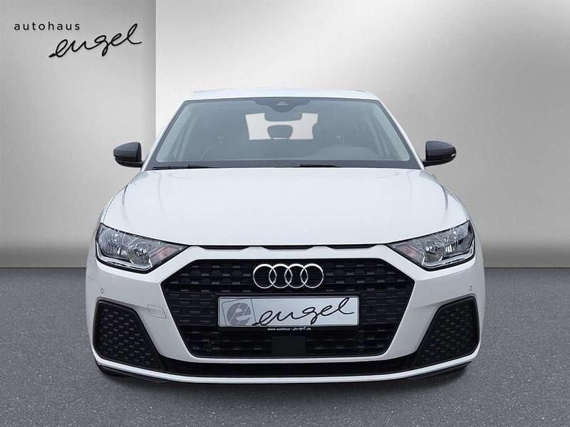 Gebraucht Audi A1 95 PS (69 kW) 2023 Cortina white SUV