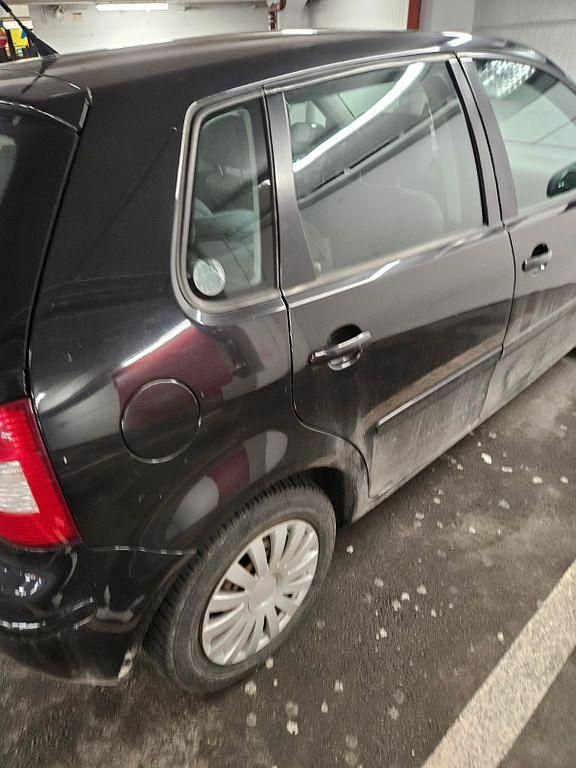 Gebraucht VW Polo 75 PS (55 kW) 2005 Schwarz Kleinwagen