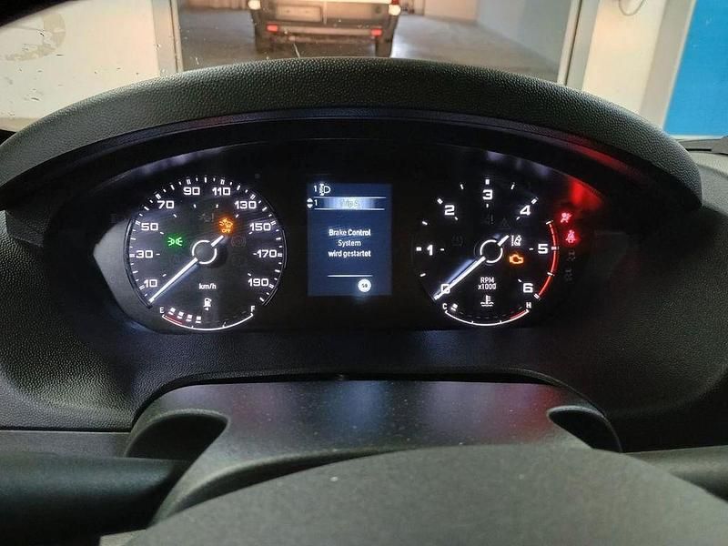 Gebraucht Opel Movano 140 PS (102 kW) 2024 Weiß Limousine