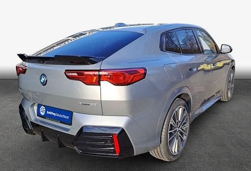 Neu BMW iX2 230 kW (313 PS) 2026 Grau SUV