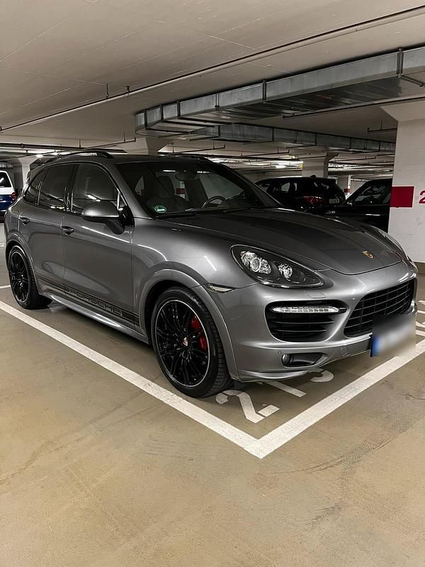 Grau Gebraucht 2012 Porsche Cayenne SUV | 22.900 € (Etwas zu teuer) - Bild 1/4