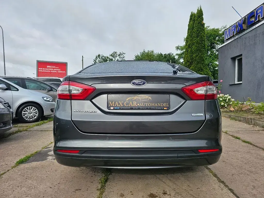Gebraucht Ford Mondeo Trend 160 PS (117 kW) 2015 Grau Limousine