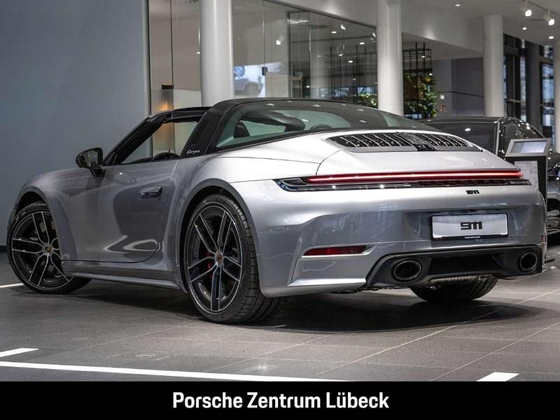 Neu Porsche 992 480 PS (353 kW) 2025 Silber Coupé