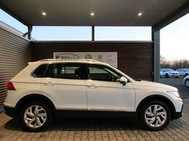 Gebraucht VW Tiguan Elegance 245 PS (180 kW) 2021 Weiß SUV