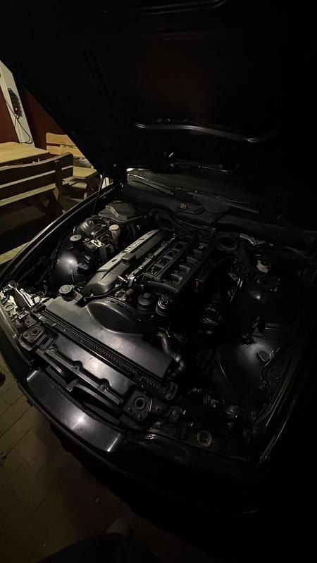 Gebraucht BMW 523 170 PS (125 kW) 1998 Schwarz Limousine