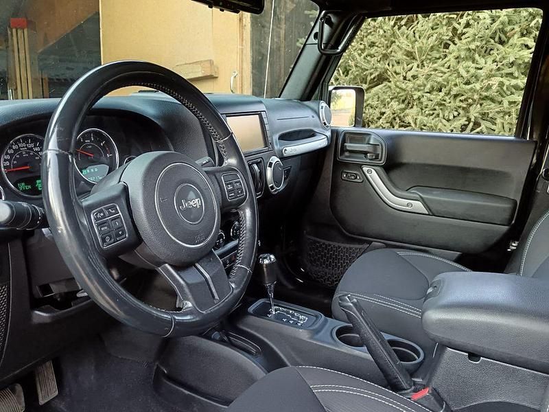 Gebraucht Jeep Wrangler Rubicon 200 PS (147 kW) 2015 Schwarz SUV
