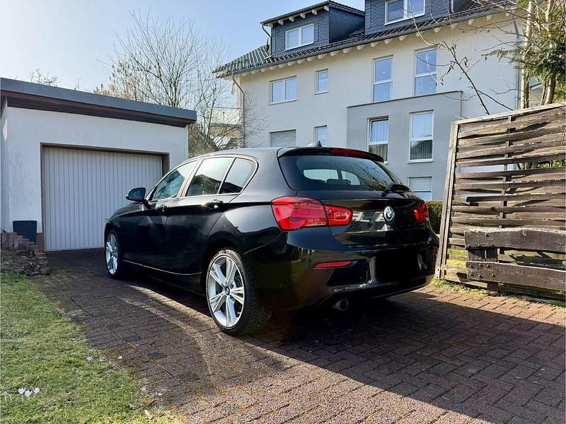 Gebraucht BMW 116 Advantage 109 PS (80 kW) 2018 Schwarz Kleinwagen