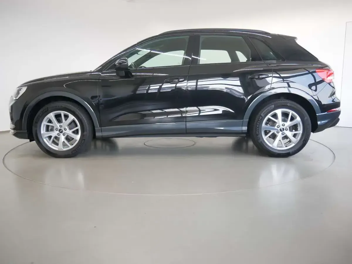 Gebraucht Audi Q3 Advanced 150 PS (110 kW) 2022 Mythosschwarz metallic SUV