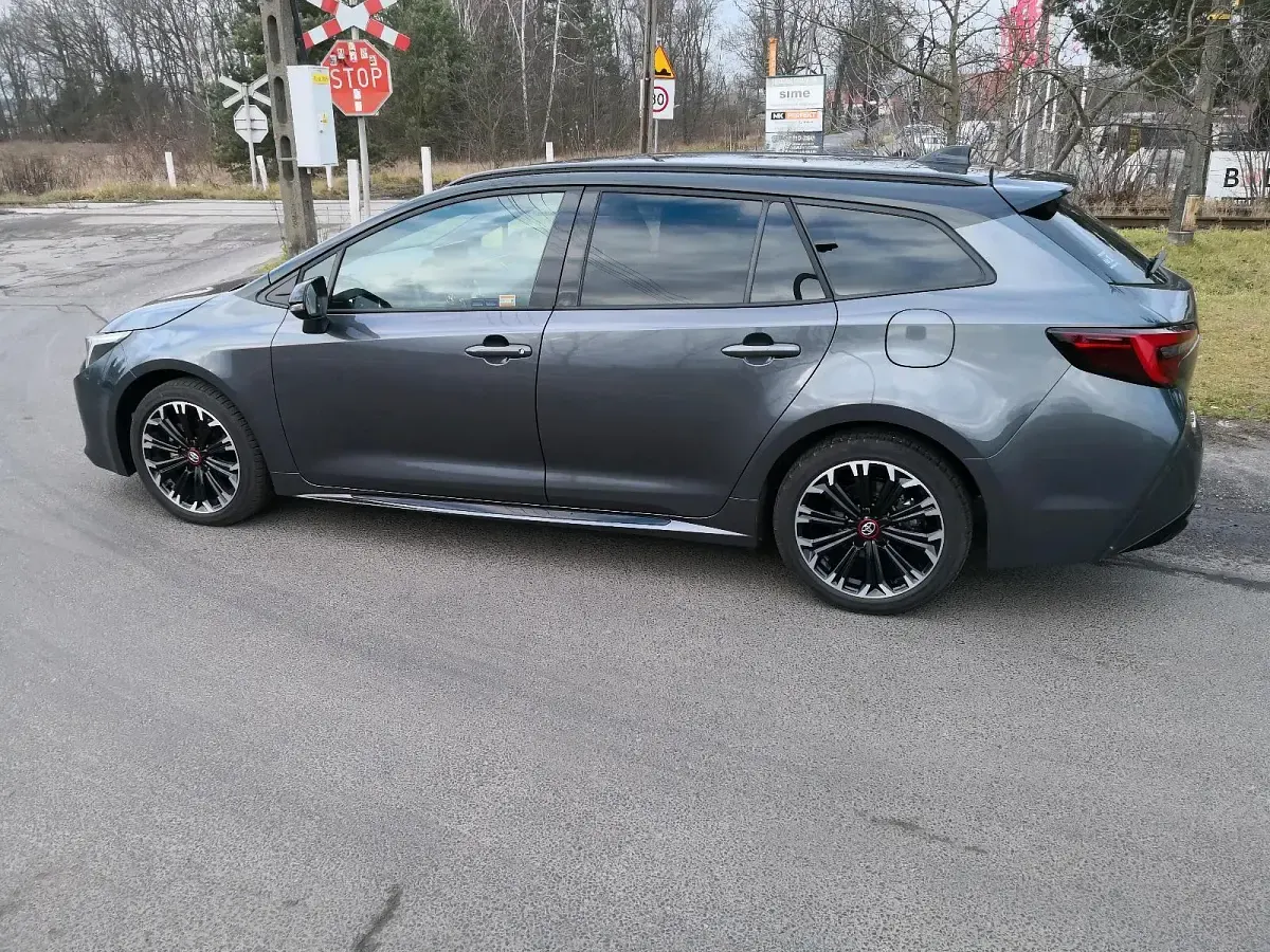 Gebraucht Toyota Corolla Sport 140 PS (102 kW) 2024 Grau Kombi