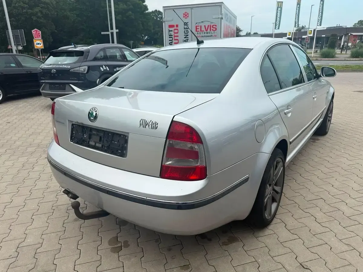 Gebraucht Skoda Superb LAURIN & KLEMENT 140 PS (102 kW) 2007 Silber Limousine