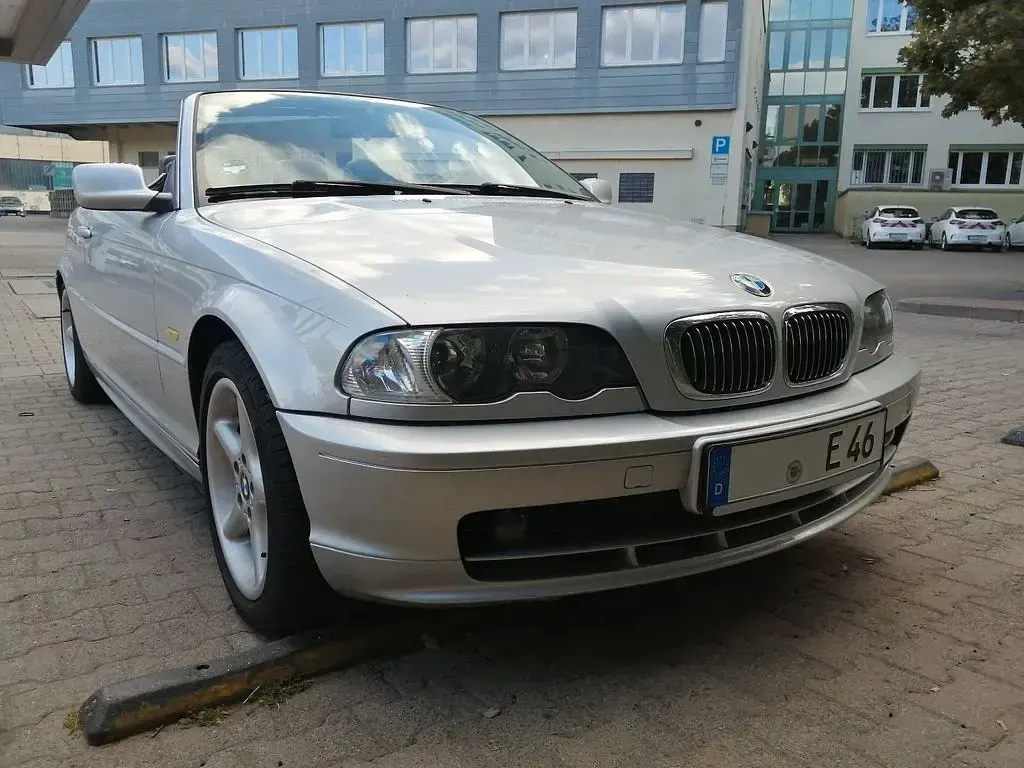 Gebraucht BMW 320 Cabriolet 170 PS (125 kW) 2002 Silber Cabrio