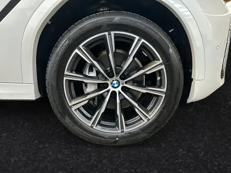 Gebraucht BMW X6 M Sport 352 PS (258 kW) 2024 Mineralweiss metallic SUV