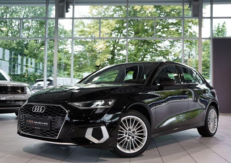 Schwarz Gebraucht 2022 Audi A3 Sportback Advanced Limousine | 24.790 € (Etwas zu teuer) - Bild 1/4