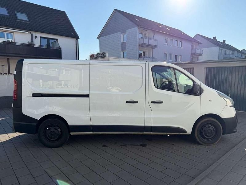 Gebraucht Renault Trafic Komfort 121 PS (88 kW) 2019 Weiß Van / Kleinbus