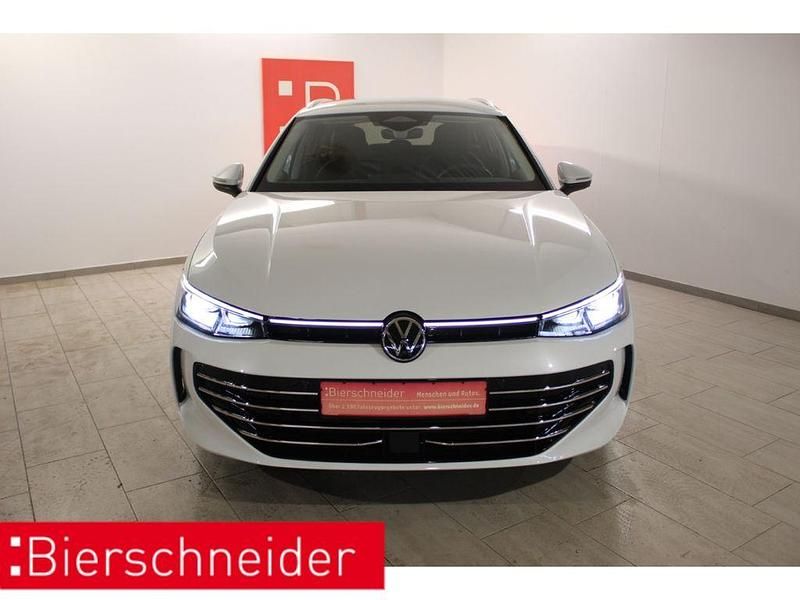 Gebraucht VW Passat Elegance 150 PS (110 kW) 2025 Weiss Kombi