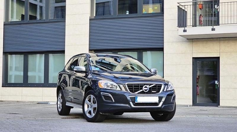 Grau Gebraucht 2010 Volvo XC60 R-Design SUV | 8.500 € (Guter Preis) - Bild 1/4