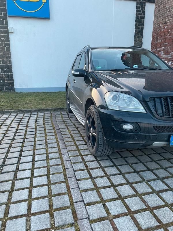Gebraucht Mercedes ML280 190 PS (139 kW) 2007 Schwarz SUV