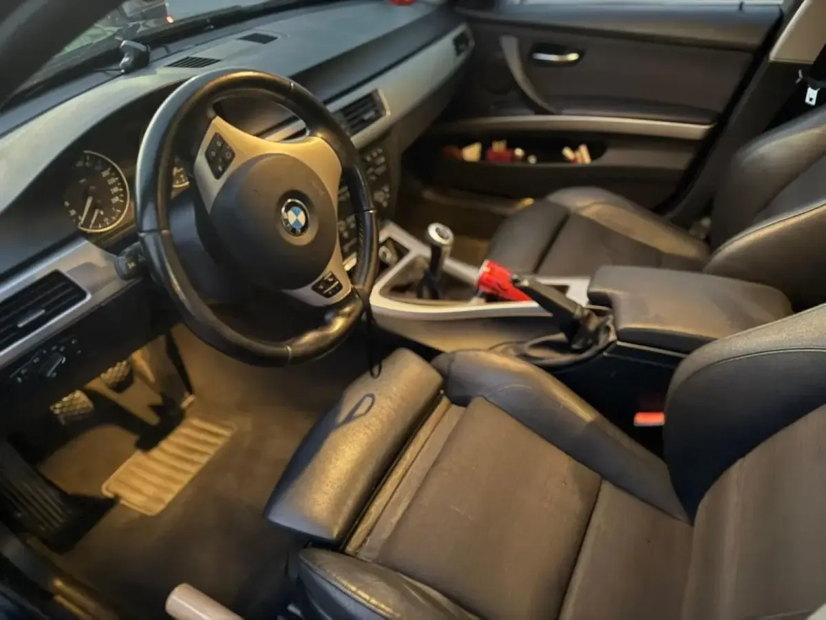 Gebraucht BMW 318 129 PS (94 kW) 2005 Braun Limousine