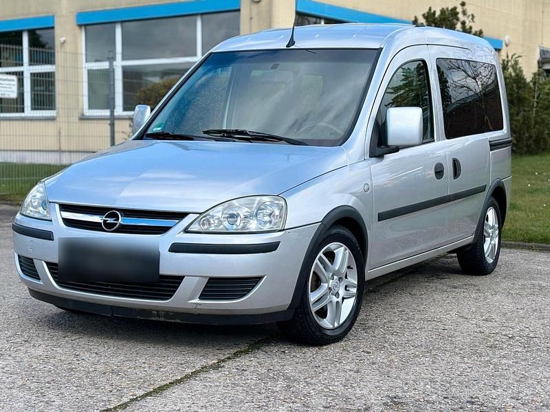 Gebraucht Opel Combo S 75 PS (55 kW) 2010 Silber Van / Kleinbus