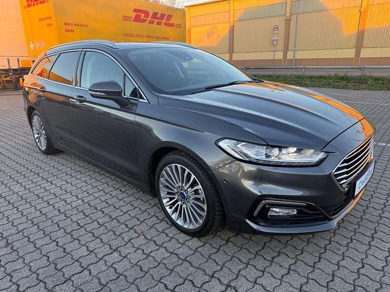 Grau Gebraucht 2020 Ford Mondeo Titanium Limousine | 12.300 € (Guter Preis) - Bild 1/4