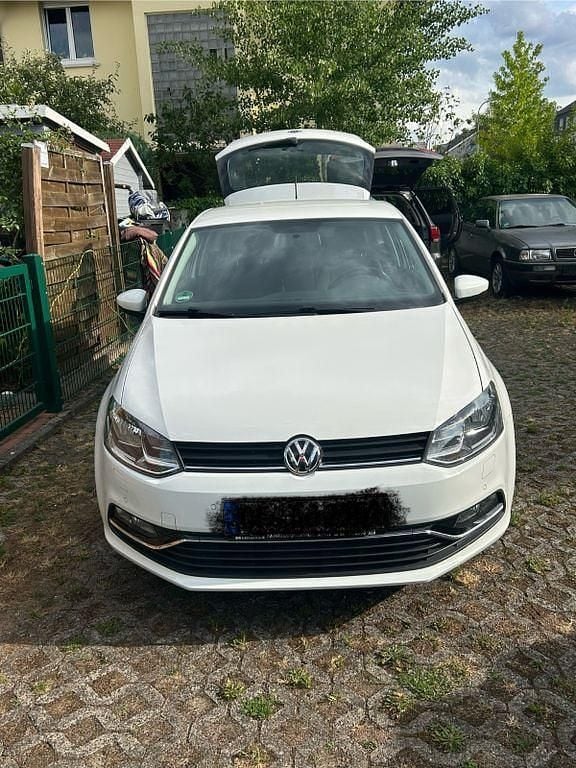 Weiß Gebraucht 2017 VW Polo Highline Limousine | 9.500 € (Guter Preis) - Bild 1/4