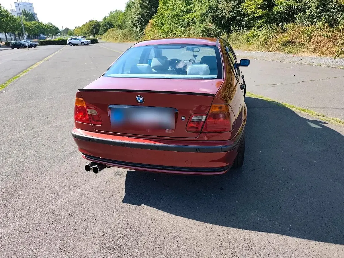 Gebraucht BMW 318 118 PS (86 kW) 1998 Rot Limousine