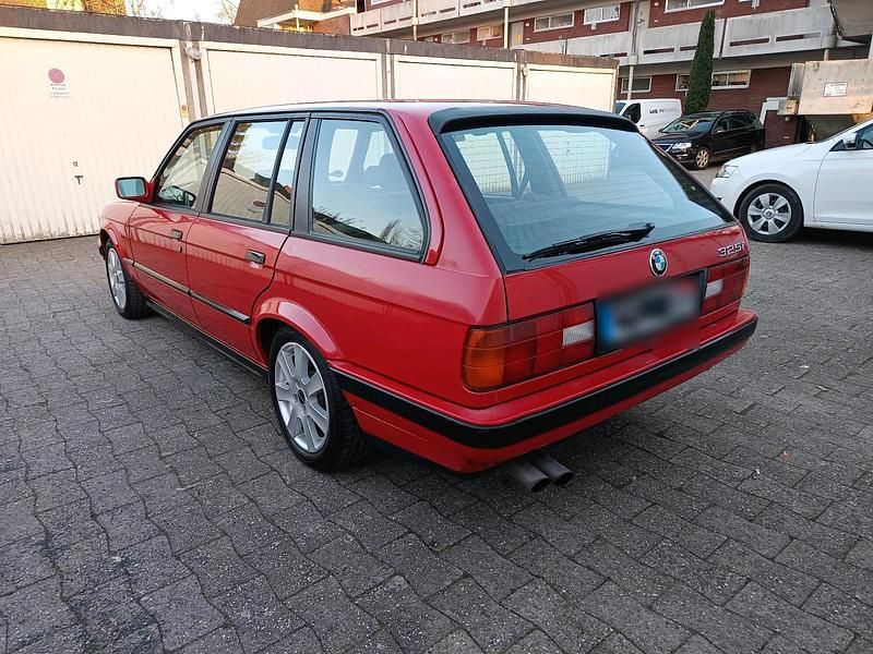Gebraucht BMW 325 170 PS (125 kW) 1989 Rot Kombi