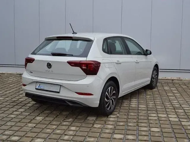 Gebraucht VW Polo Life 95 PS (69 kW) 2023 Ascotgrau Kleinwagen