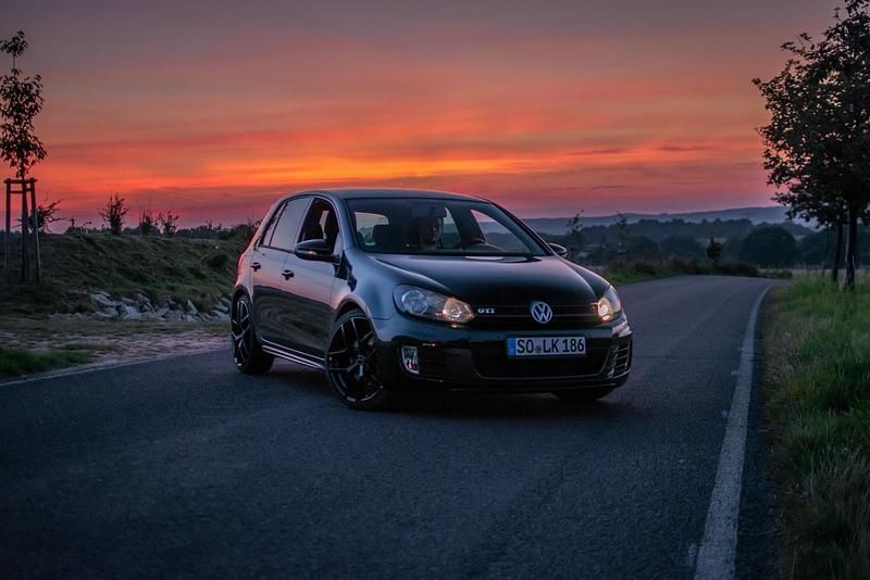 Schwarz Gebraucht 2012 VW Golf VI GTI Kleinwagen | 9.290 € (Fairer Preis) - Bild 1/4