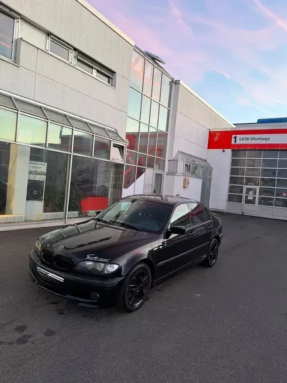 Gebraucht BMW 318 Sport Line 143 PS (105 kW) 2004 Schwarz Limousine