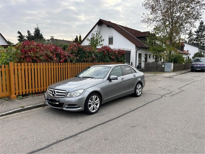 Grau Gebraucht 2013 Mercedes C250 Limousine | 12.000 € (Guter Preis) - Bild 1/4