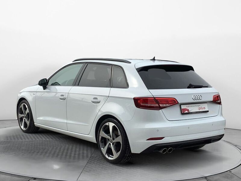 Gebraucht Audi A3 Sportback S-Line 150 PS (110 kW) 2019 Weiß Kleinwagen