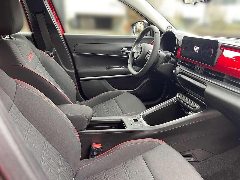 Gebraucht Fiat 600 Red 114 kW (156 PS) 2024 Rot SUV