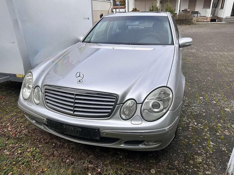 Gebraucht Mercedes E240 Elegance 177 PS (130 kW) 2005 Silber Limousine