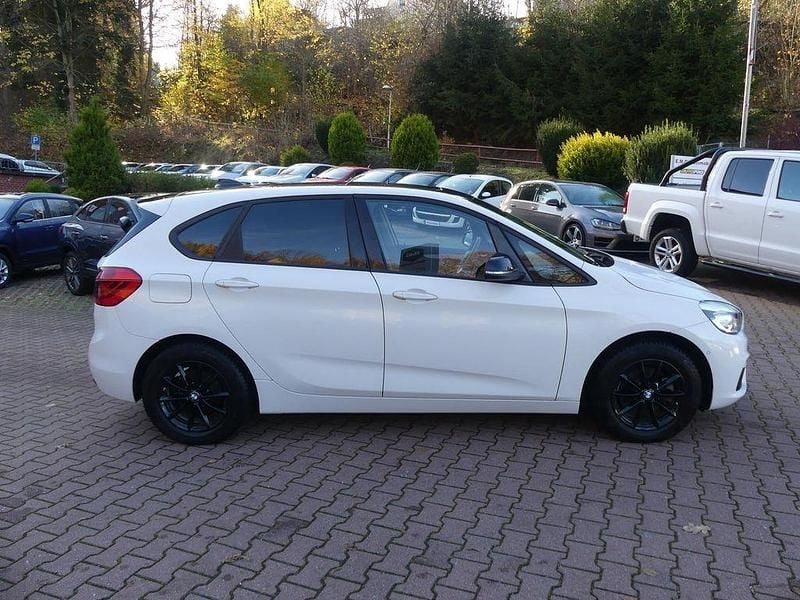 Gebraucht BMW 220 Advantage 192 PS (141 kW) 2016 Weiß Van / Kleinbus