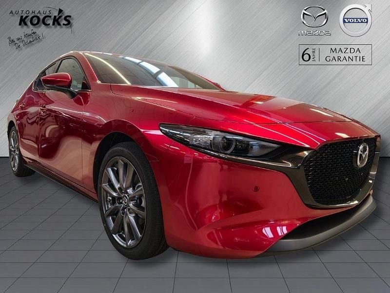 Soul red crystal m Gebraucht 2025 Mazda 3 Exclusive-Line Limousine | 28.490 € (Fairer Preis) - Bild 1/4