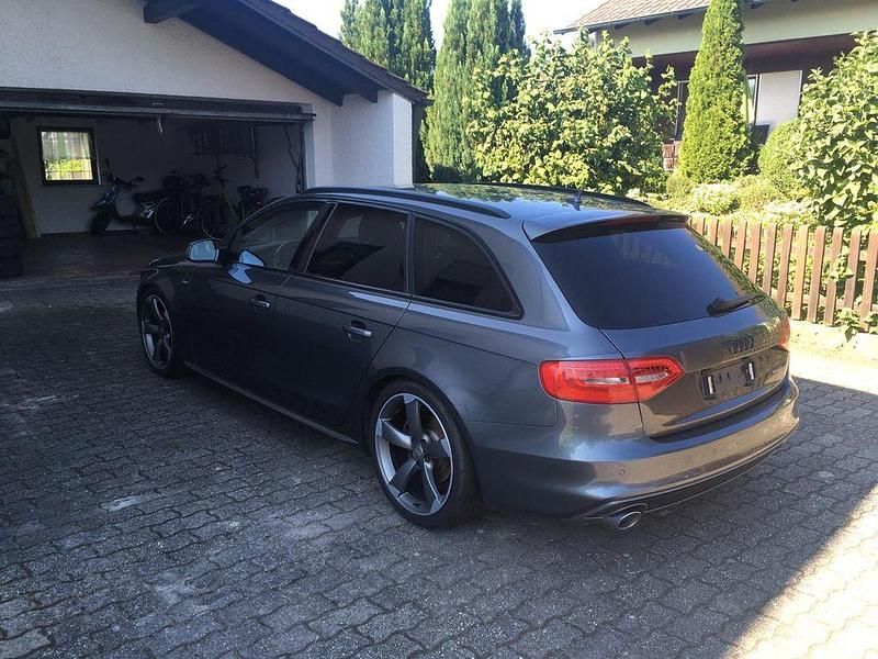 Gebraucht Audi A4 S-Line 245 PS (180 kW) 2015 Grau Kombi