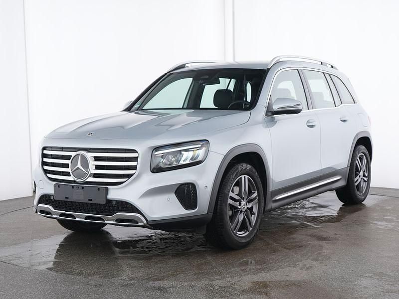 Hightechsilber metallic Gebraucht 2024 Mercedes GLB180 Progressive SUV | 39.850 € (Fairer Preis) - Bild 1/4