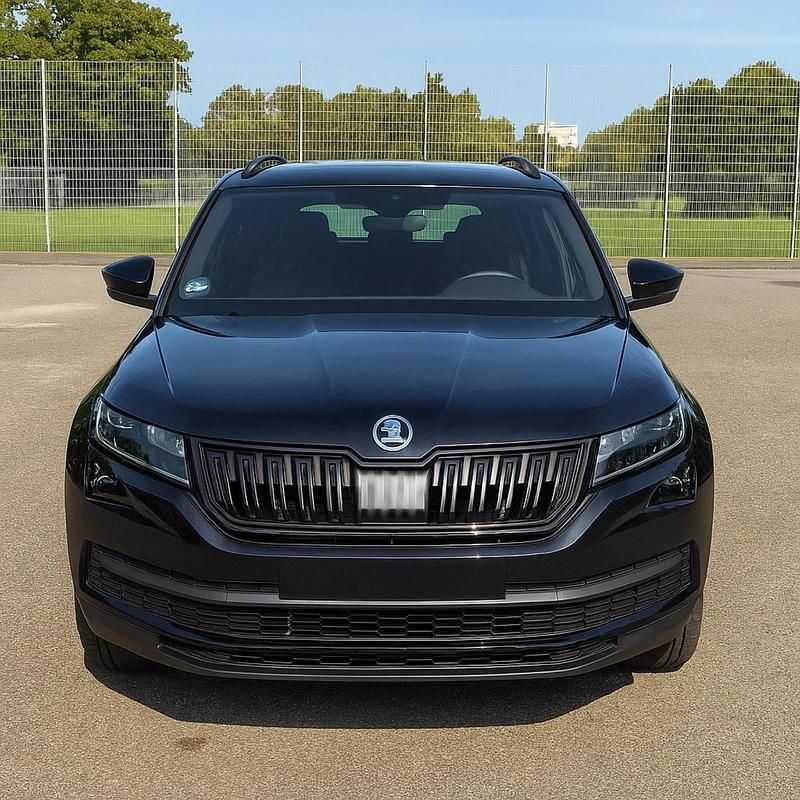 Schwarz Gebraucht 2018 Skoda Kodiaq SportLine SUV | 27.450 € (Fairer Preis) - Bild 1/4