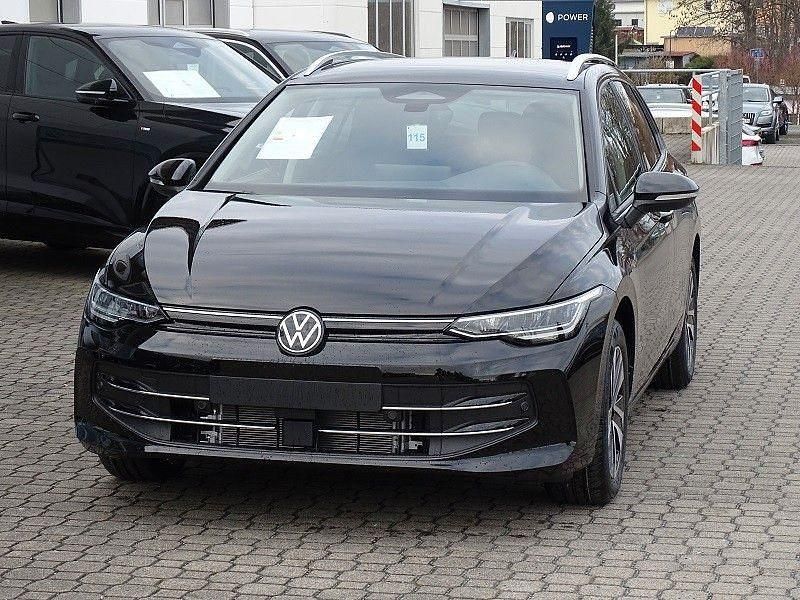 Neu VW Golf VIII 150 PS (110 kW) 2026 Schwarz Kombi