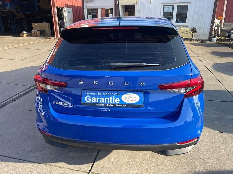 Gebraucht Skoda Fabia Selection 95 PS (69 kW) 2023 Blau Kleinwagen