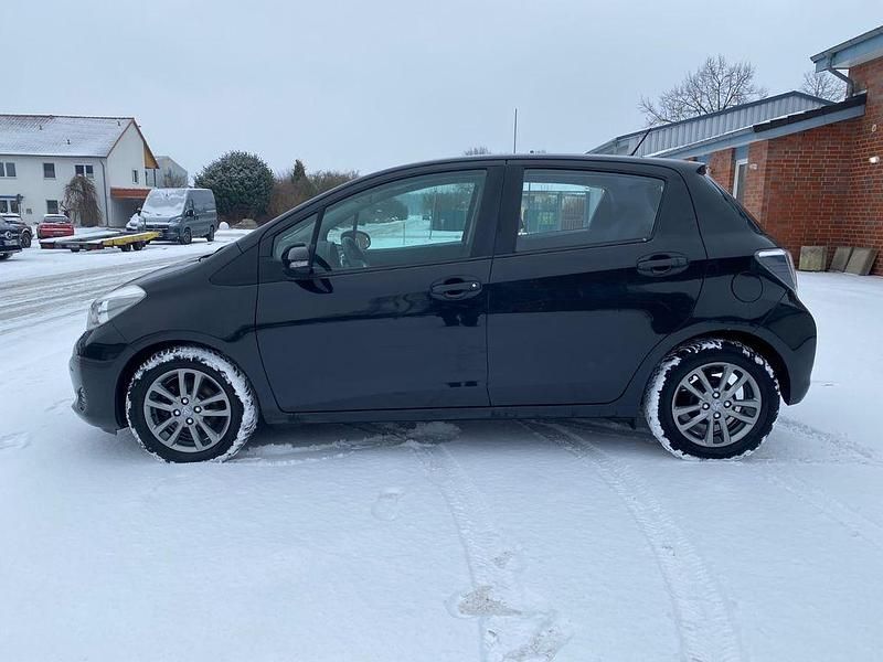 Gebraucht Toyota Yaris Edition 99 PS (72 kW) 2014 Schwarz Kleinwagen