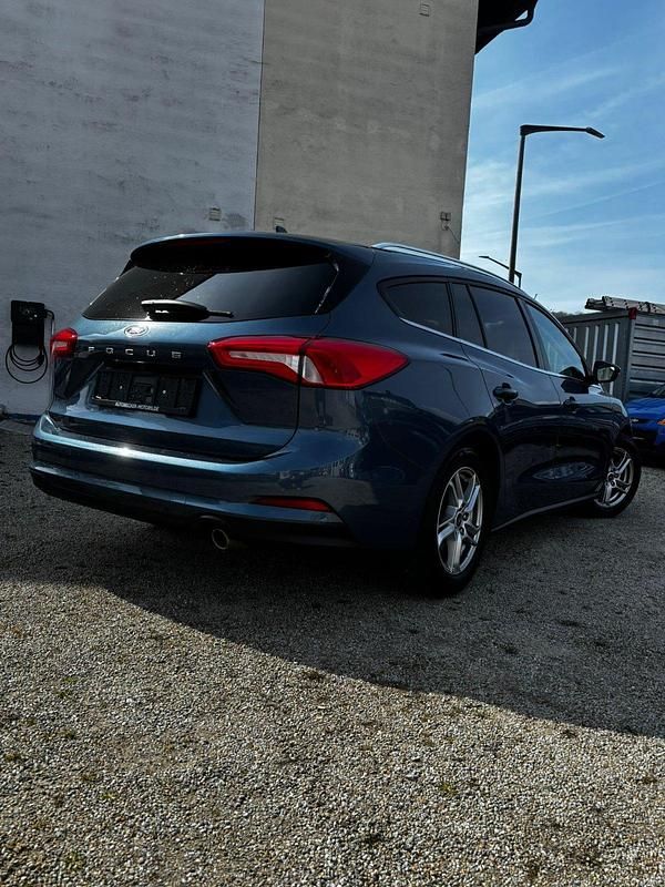 Gebraucht Ford Focus 101 PS (74 kW) 2020 Blau Kombi