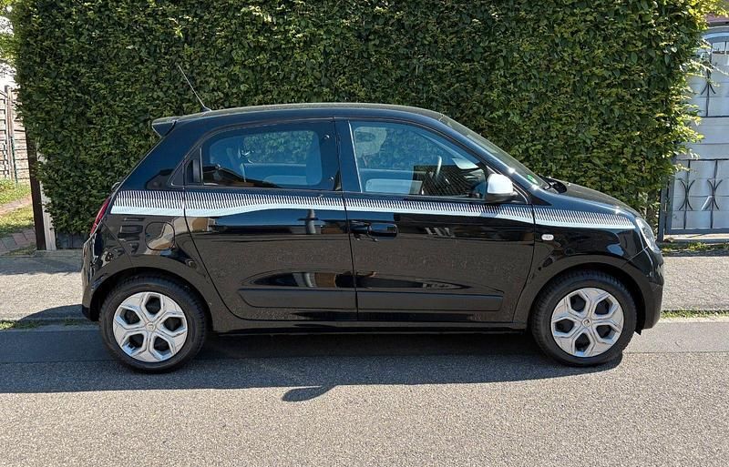 Schwarz Gebraucht 2022 Renault Twingo LIMITED Kleinwagen | 10.300 € (Fairer Preis) - Bild 1/4