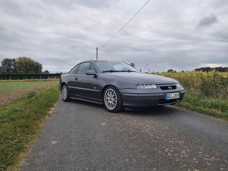 Grau Gebraucht 1997 Opel Calibra Edition Coupé | 6.299 € - Bild 1/4