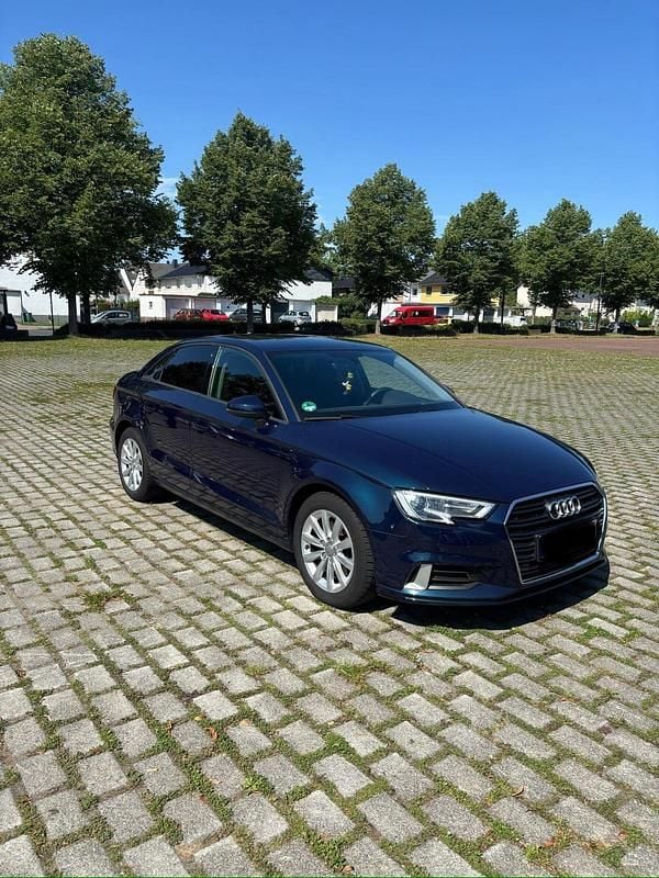 Blau Gebraucht 2021 Audi A3 Limousine | 19.499 € (Superpreis) - Bild 1/4